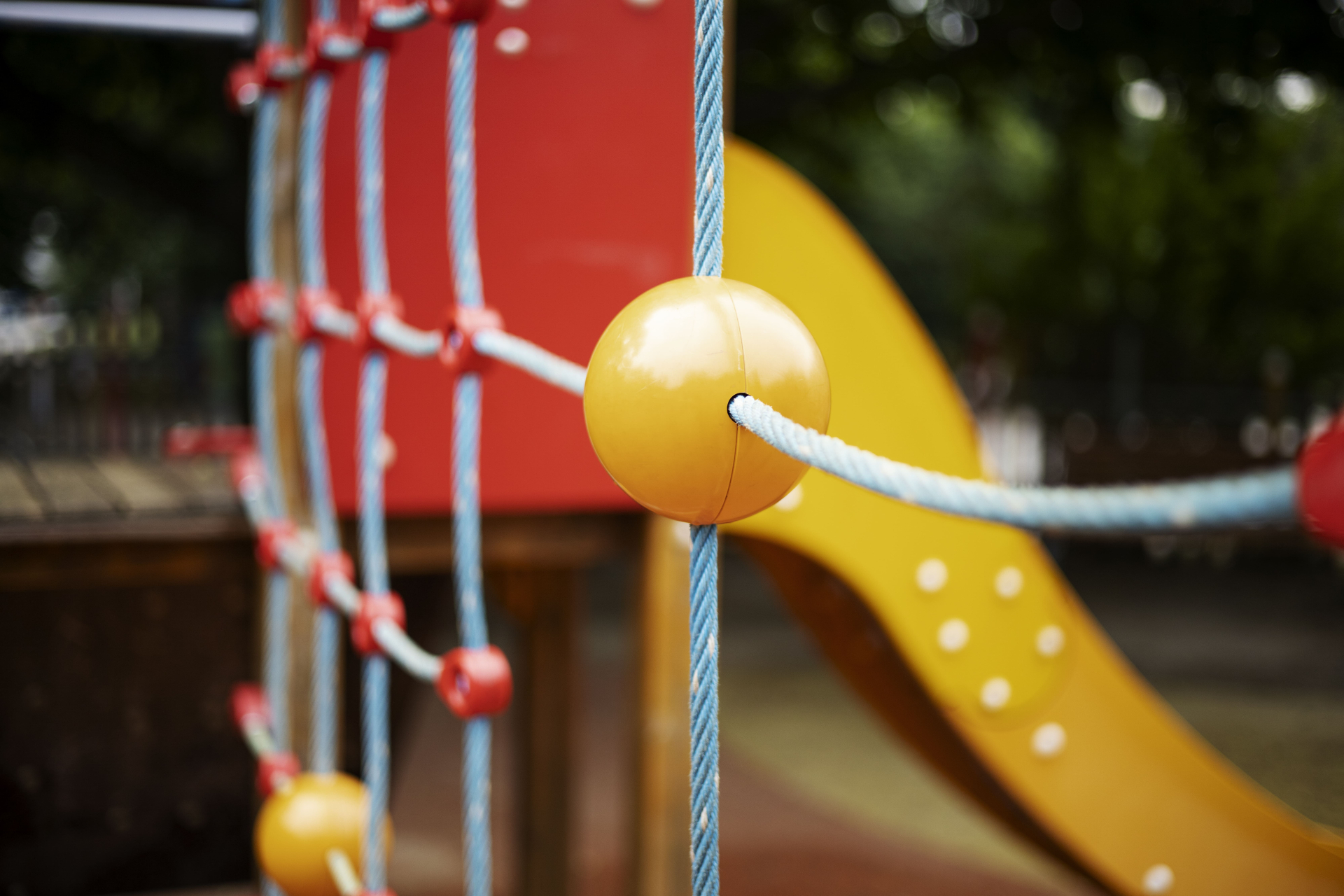 Визуальный осмотр детской площадки